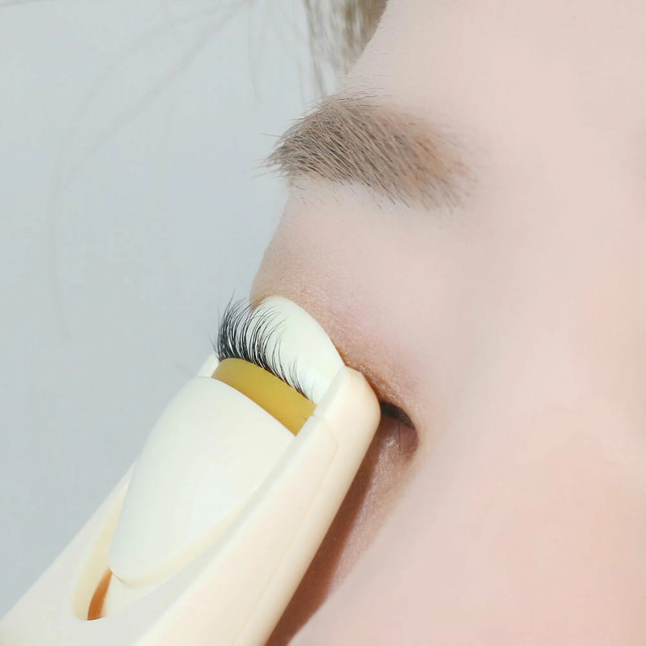 Fillimilli Heating Eyelash Curler (3 Types, Rechargeable)