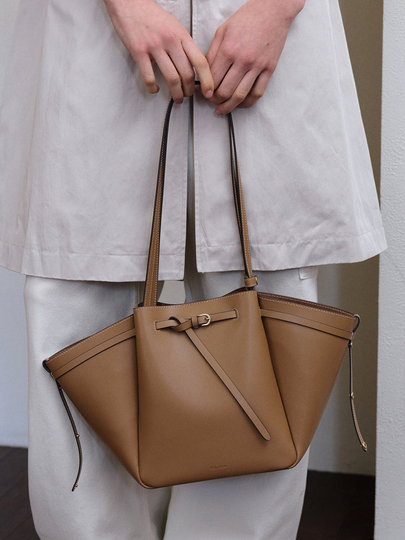 FOLNUA vs MONOROW: Which Korean Bag Brand Is Right for You?