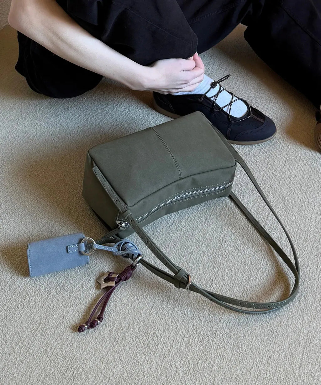 FINDKAPOOR Mono Bag 24 Suede