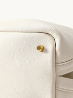 Songmont Song Bucket Bag Cloud - base feet detail