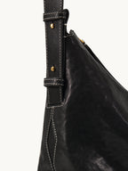 Songmont Large Yore Hobo Bag Onyx - strap buckle with brass studs