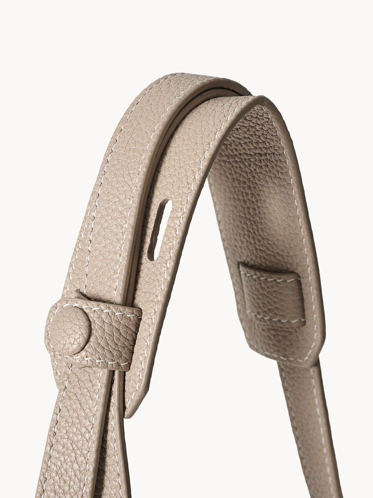 Songmont Large Yore Tote Bag Cobble - close-up of the adjustable strap and snap