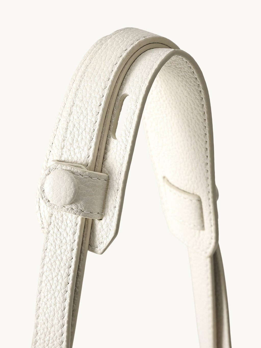 Songmont Large Yore Tote Bag Cloud - close-up of the adjustable strap and snap