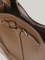 FOLNUA Mini Anthos Bag Almond - Stitch - snap detail