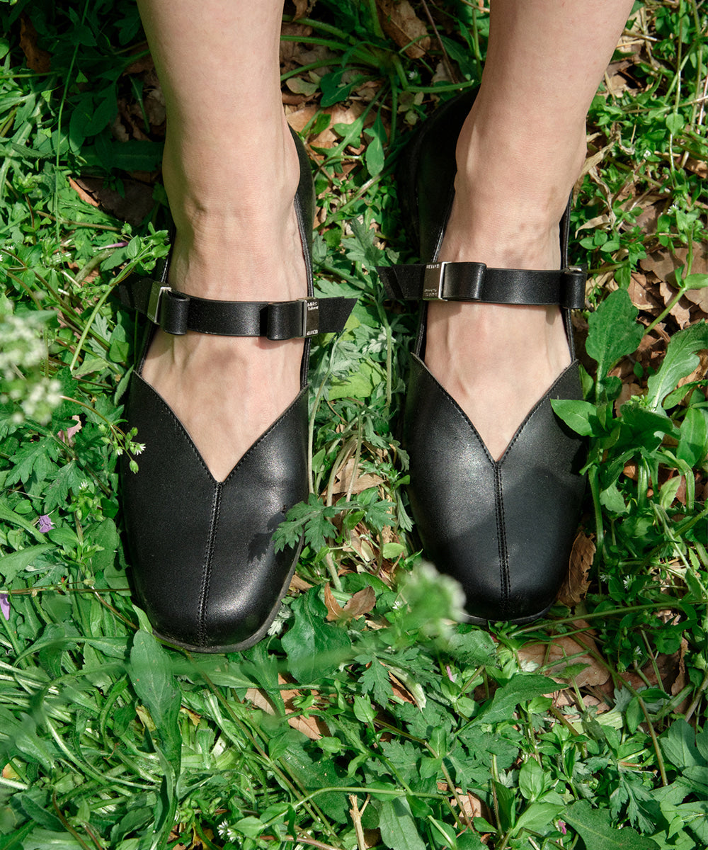 Rockfish Weatherwear X MINJUKIM Bliss Ribbon Sneakers Black, worn on grass