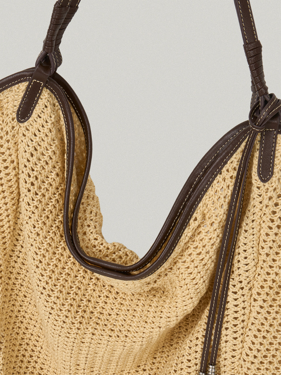 FOLNUA Aria Bag Beige Lapia handle detail
