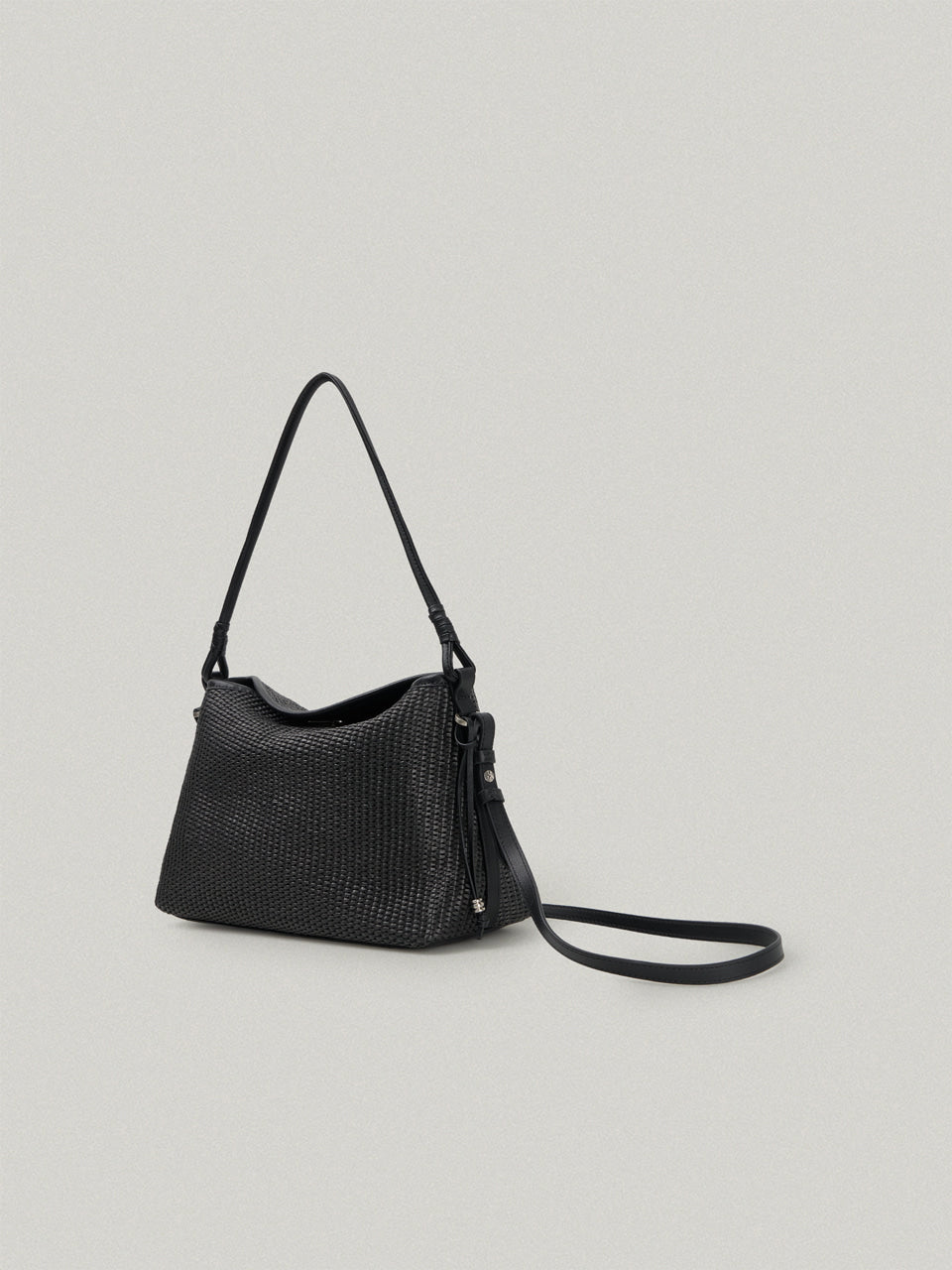 FOLNUA Dua Flap Bag Black Lapia handle detail