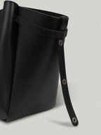 FOLNUA Mini Anthos Bag Black - snap detail