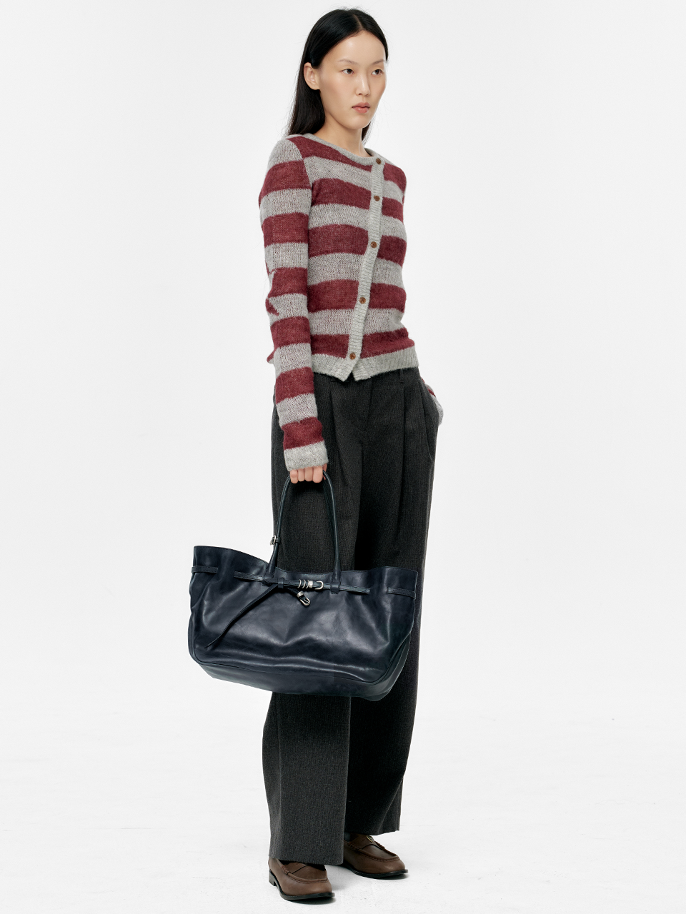 MARGESHERWOOD Grandma Used Bag Large - Navy Pull-up Leather