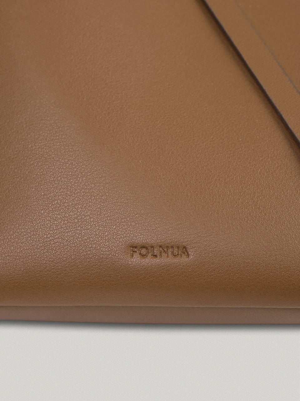 FOLNUA Mini Anthos Bag Almond - Stitch - zipper pouch detail
