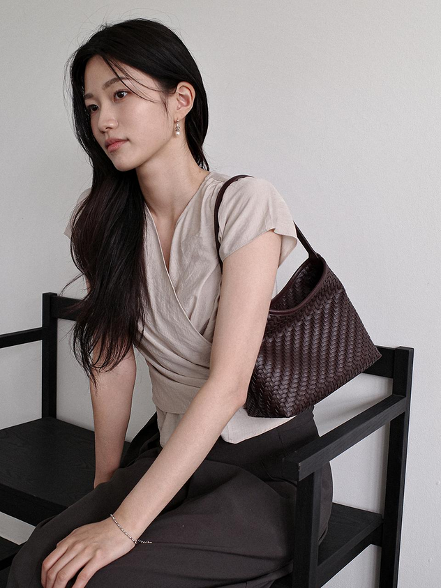 MONOROW Vena Bag Plum Brown woven leather styled shot