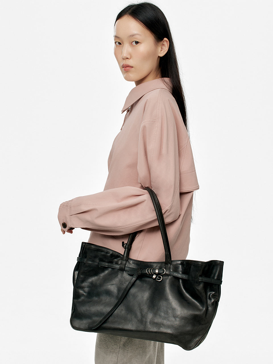 MARGESHERWOOD Grandma Used Bag Large - Black Pull-up Leather