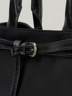 FOLNUA Sierra Bag Nylon Black worn shoulder carry