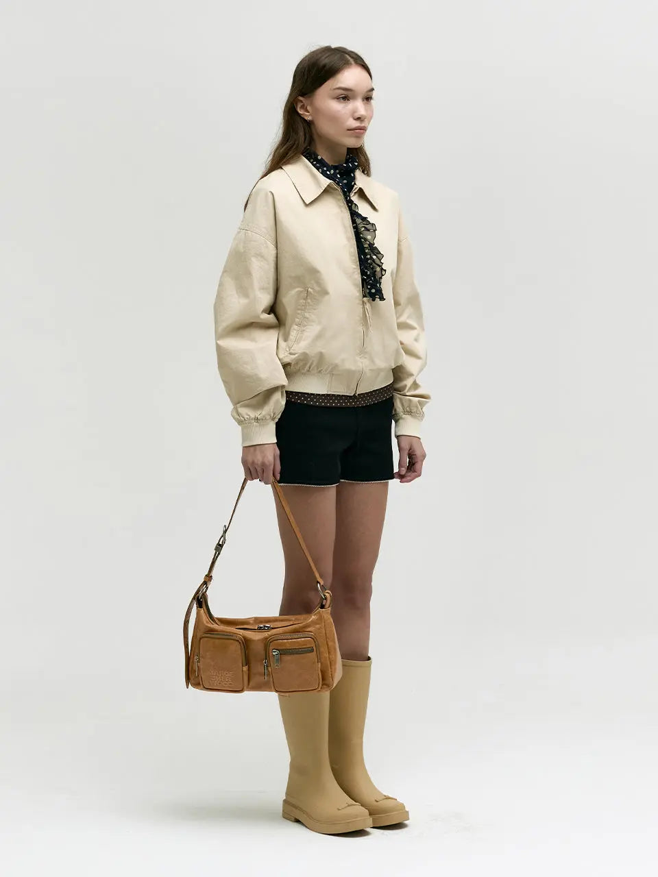 MARGESHERWOOD Outpocket Hobo Shoulder Bag Soft Camel Pull-Up Crinkle detail