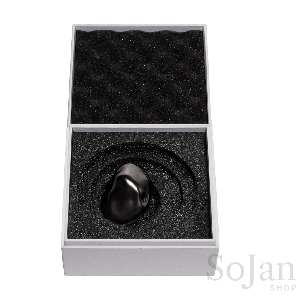 AHRES a stone, Zero Black case in the open gift box with black foam
