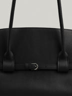 FOLNUA Havi Bag Black styled view