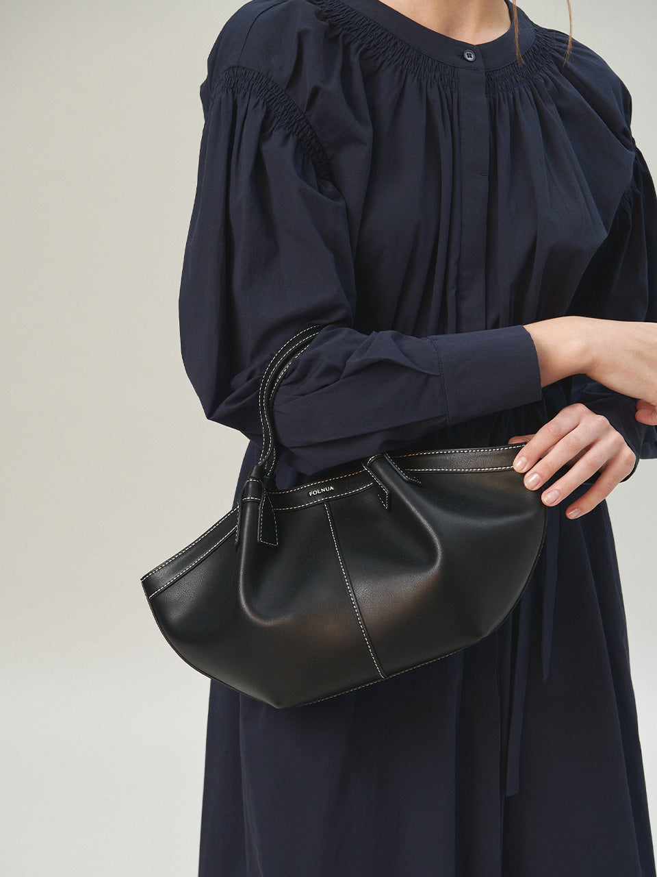 FOLNUA Mini Shell Bag - Black Stitch