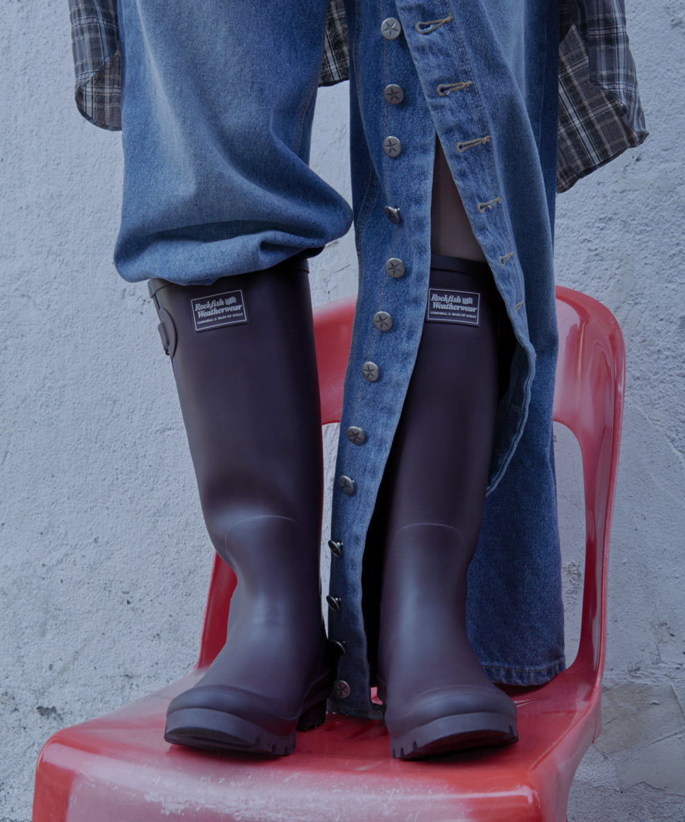 Rockfish Weatherwear ORIGINAL RAIN BOOTS LONG Dark Burgundy on model