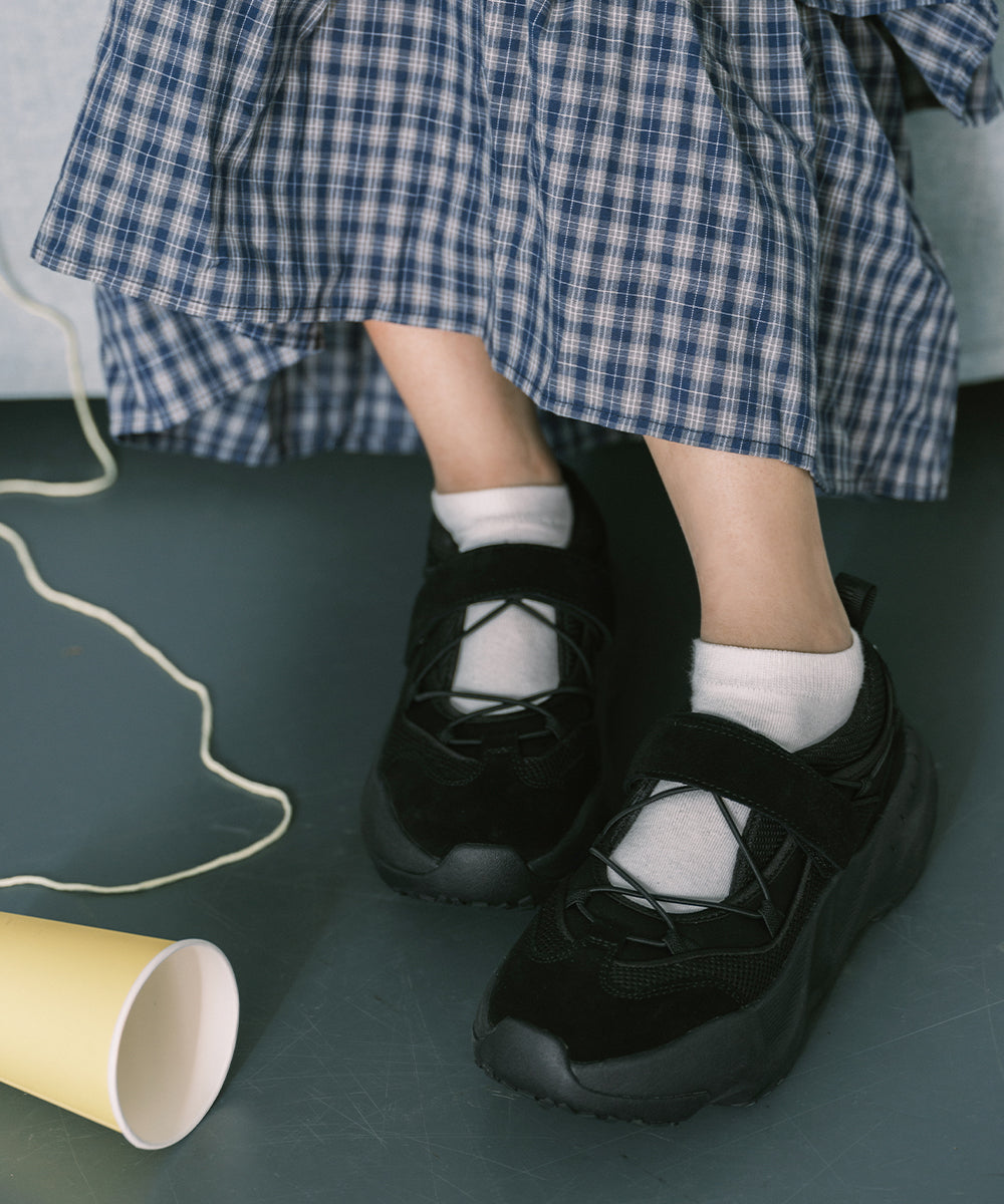 Rockfish Weatherwear BRYN VELCRO SNEAKERS V2 styled with white socks
