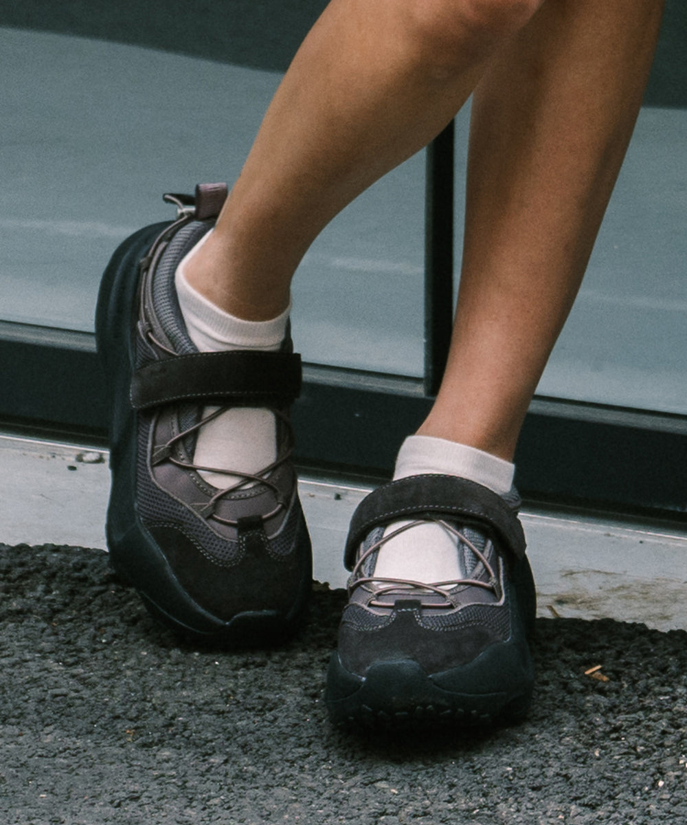 Rockfish Weatherwear BRYN VELCRO SNEAKERS V2 styled on pavement