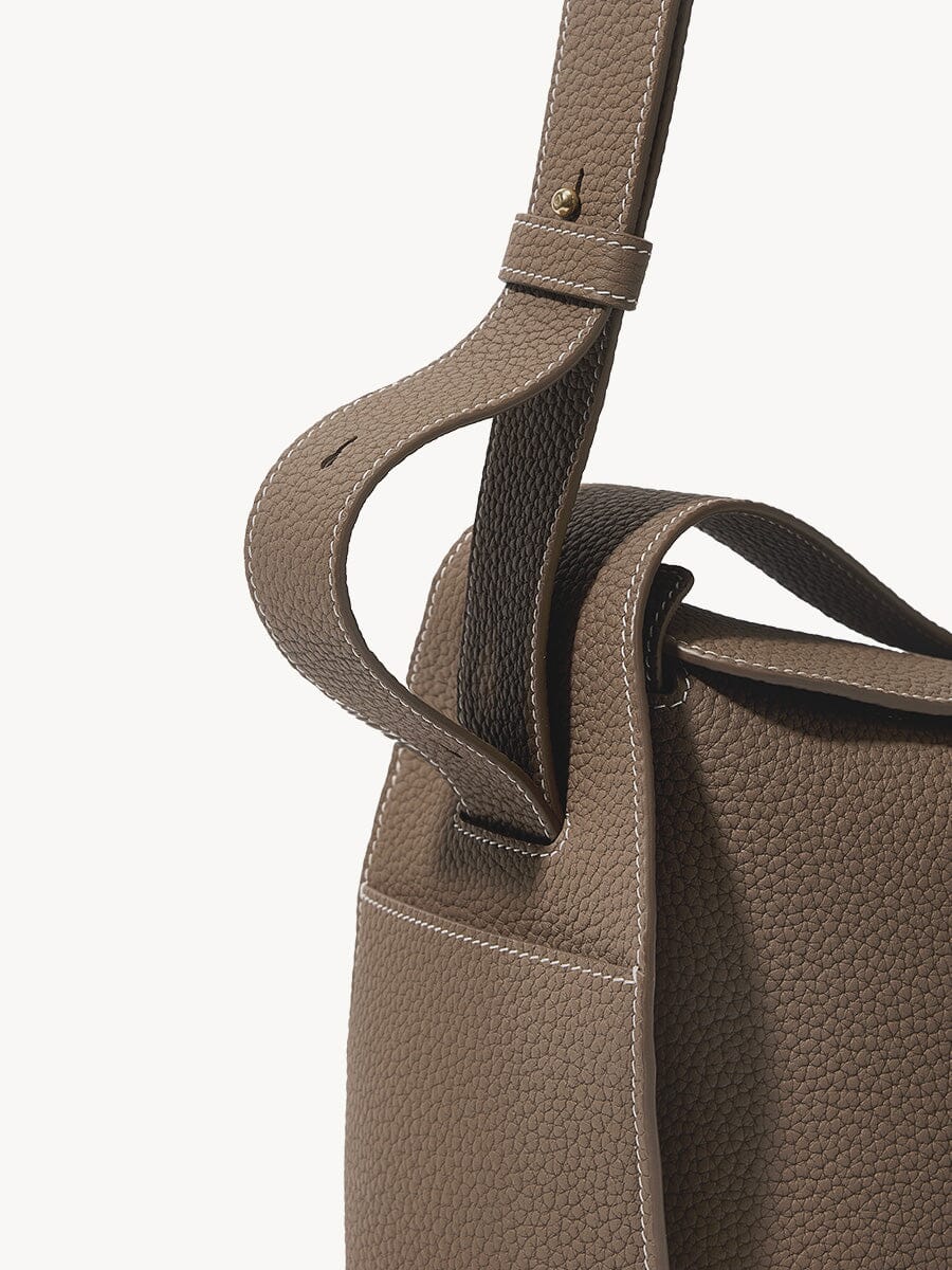 Songmont Drippy Roof Bag Taupe - strap and handle detail