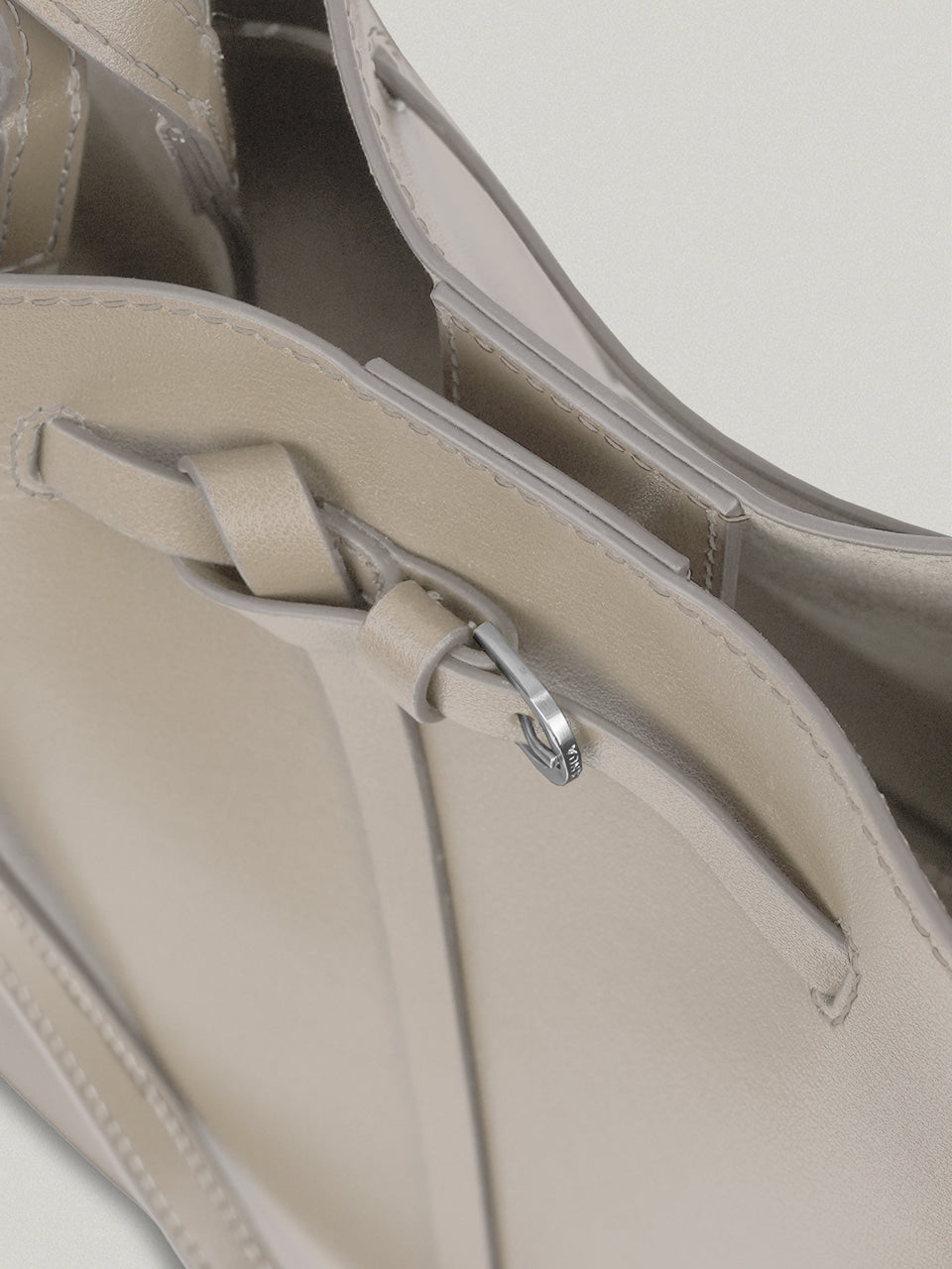 FOLNUA Mini Anthos Bag Linen - snap detail