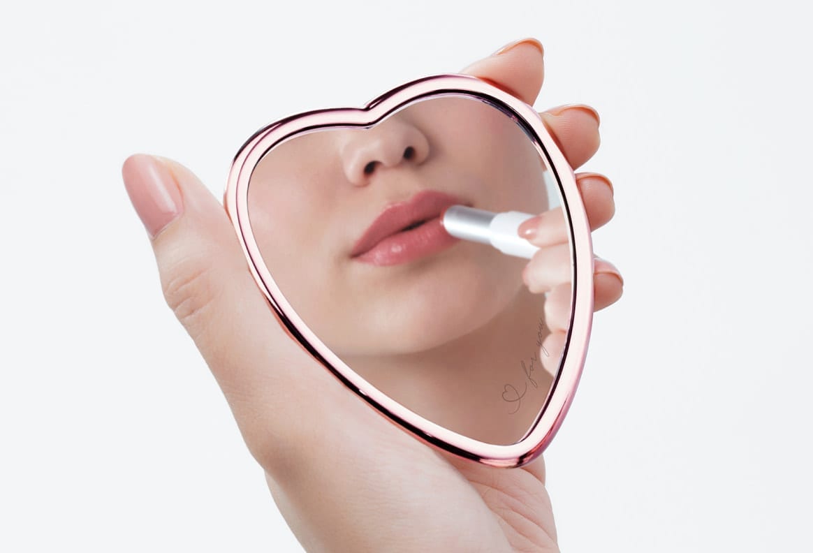 ReFa Heart Mirror glass mirror surface close-up