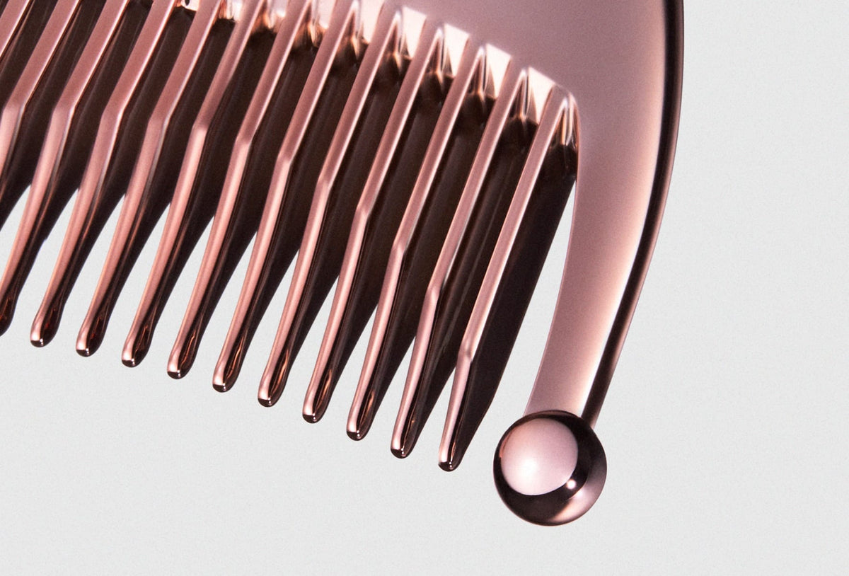 ReFa HEART NEW LOOK Rose Gold comb tip bead and teeth closeup