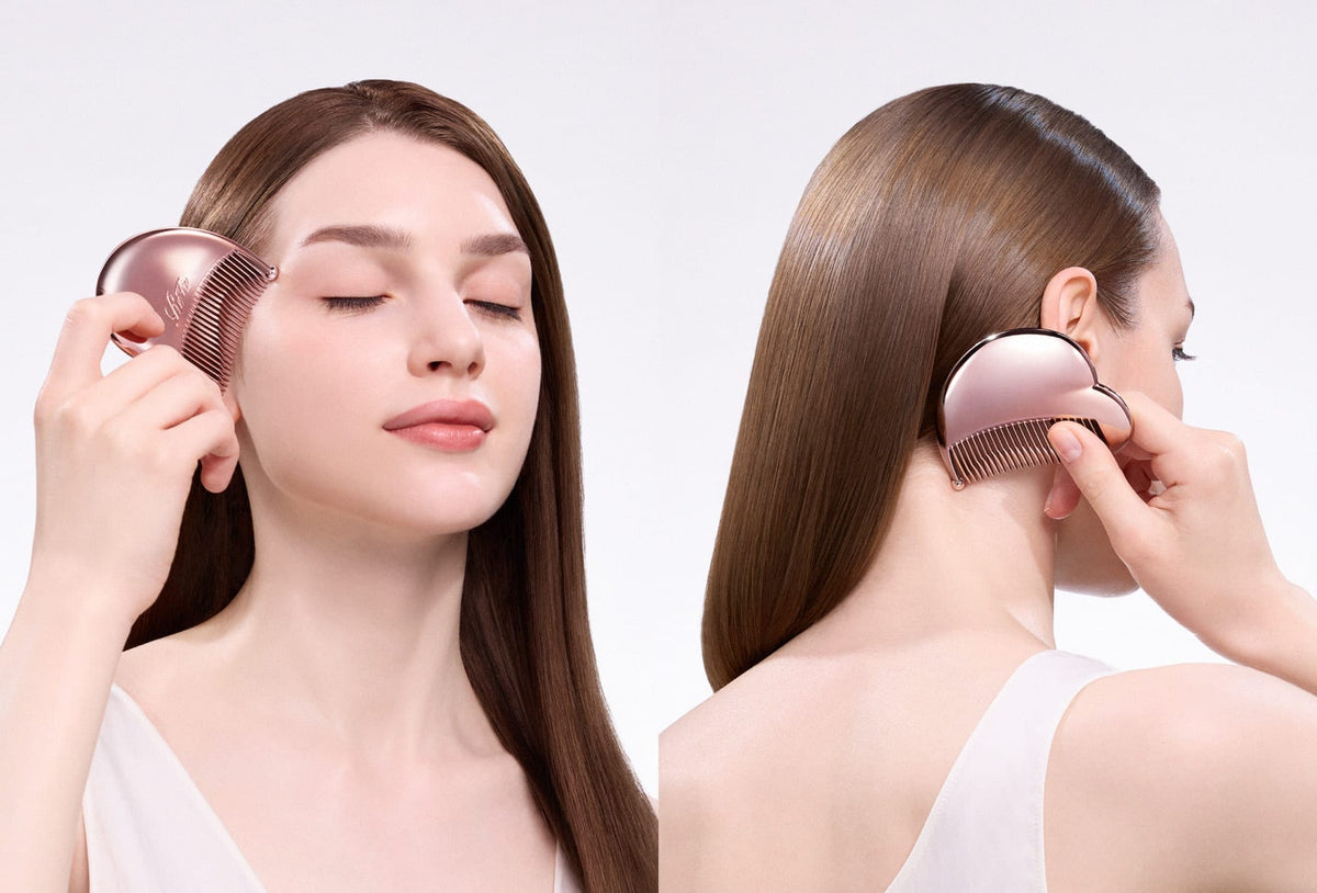 ReFa HEART NEW LOOK combing the front and back of the hair