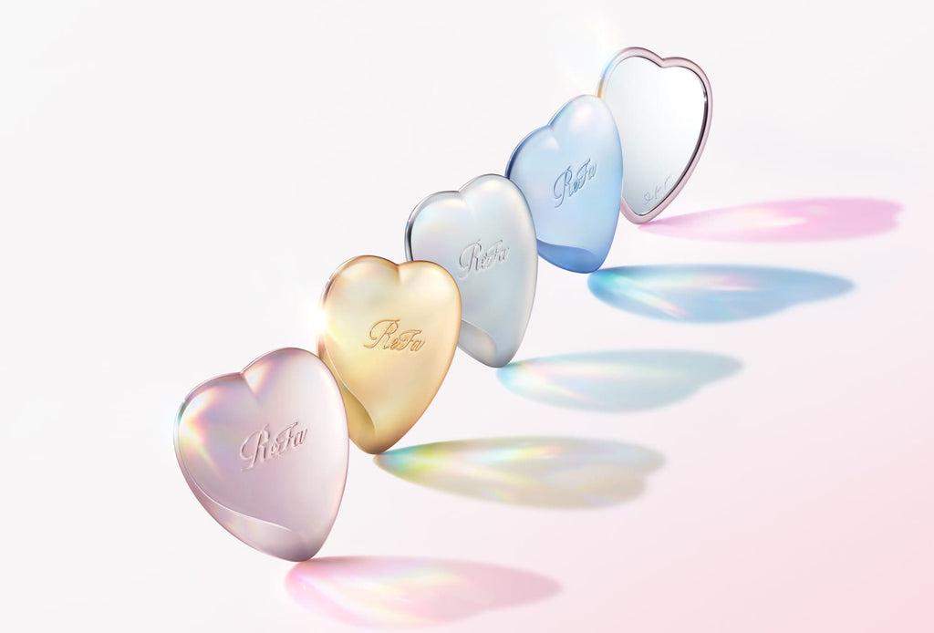 ReFa Heart Mirror compact size in hand