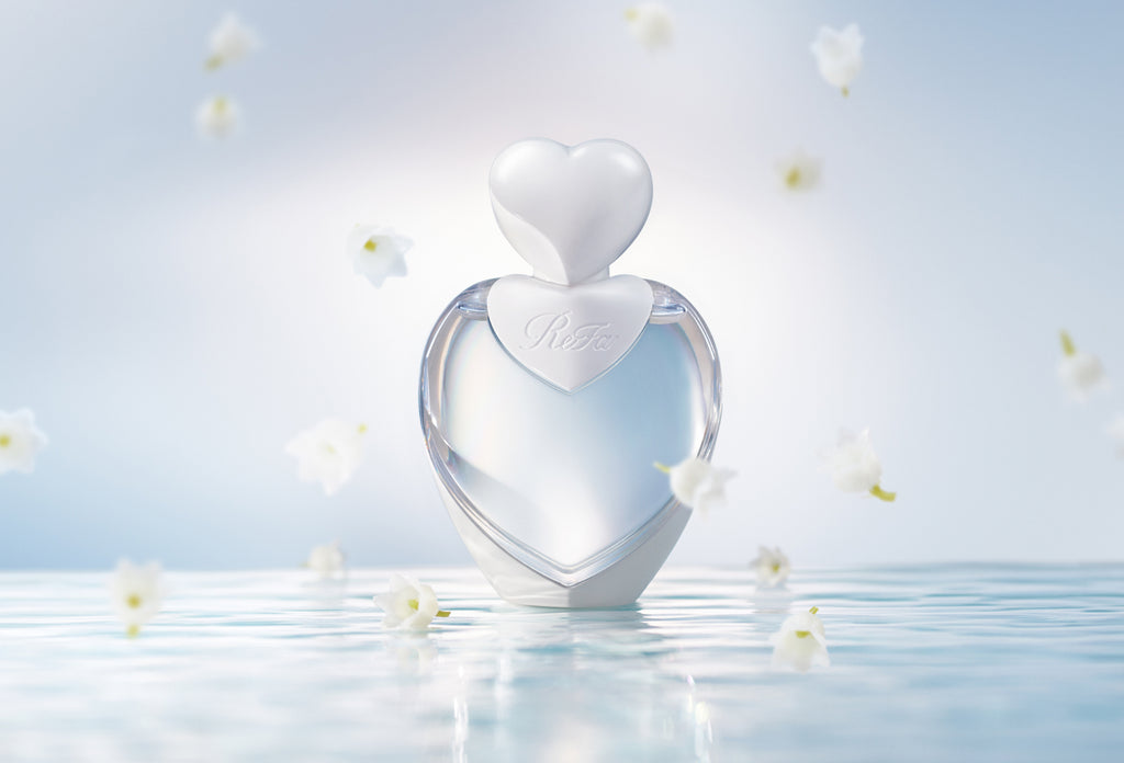 ReFa HEART FRAGRANCE White with white flowers