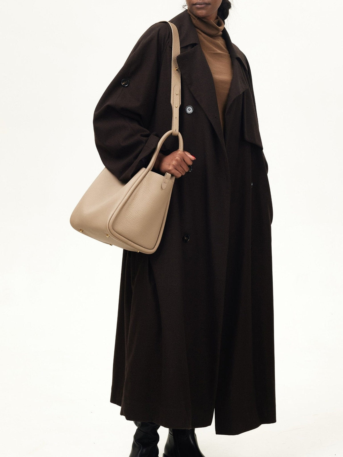 Songmont Large Song Bag Cream Apricot - worn cross-body