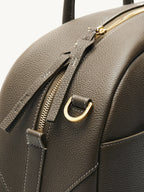 Songmont Large Yore Bowling Bag Moss - close-up of the gold zip and D-ring