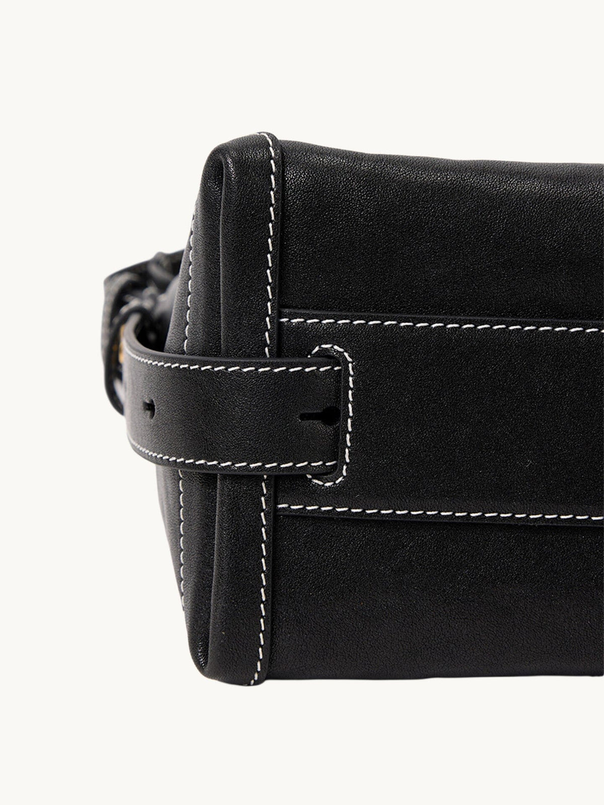Songmont Large Yore Hobo Bag Onyx - base corner and stitching close-up