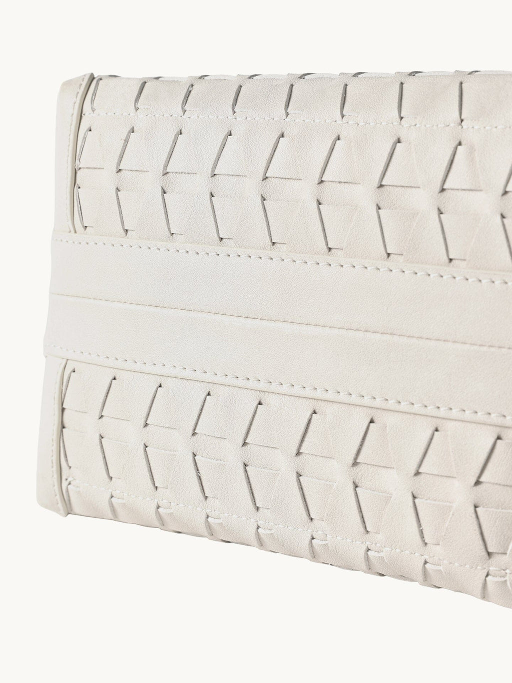 Songmont Lattice Bucket Bag Cloud - woven panel detail