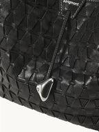 Songmont Lattice Bucket Bag Onyx - teardrop pull close-up