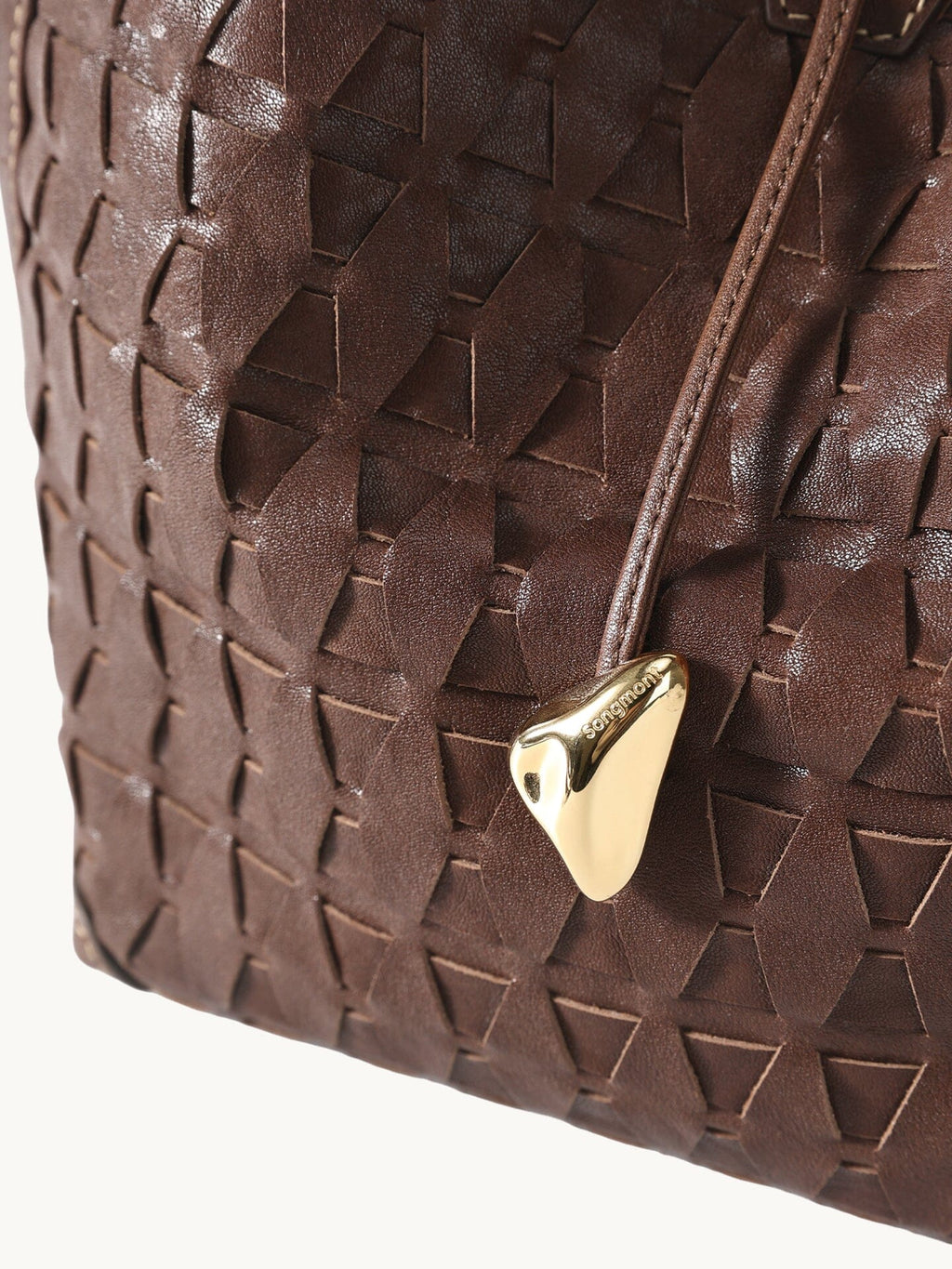 Songmont Lattice Bucket Bag Sandal - teardrop pull close-up