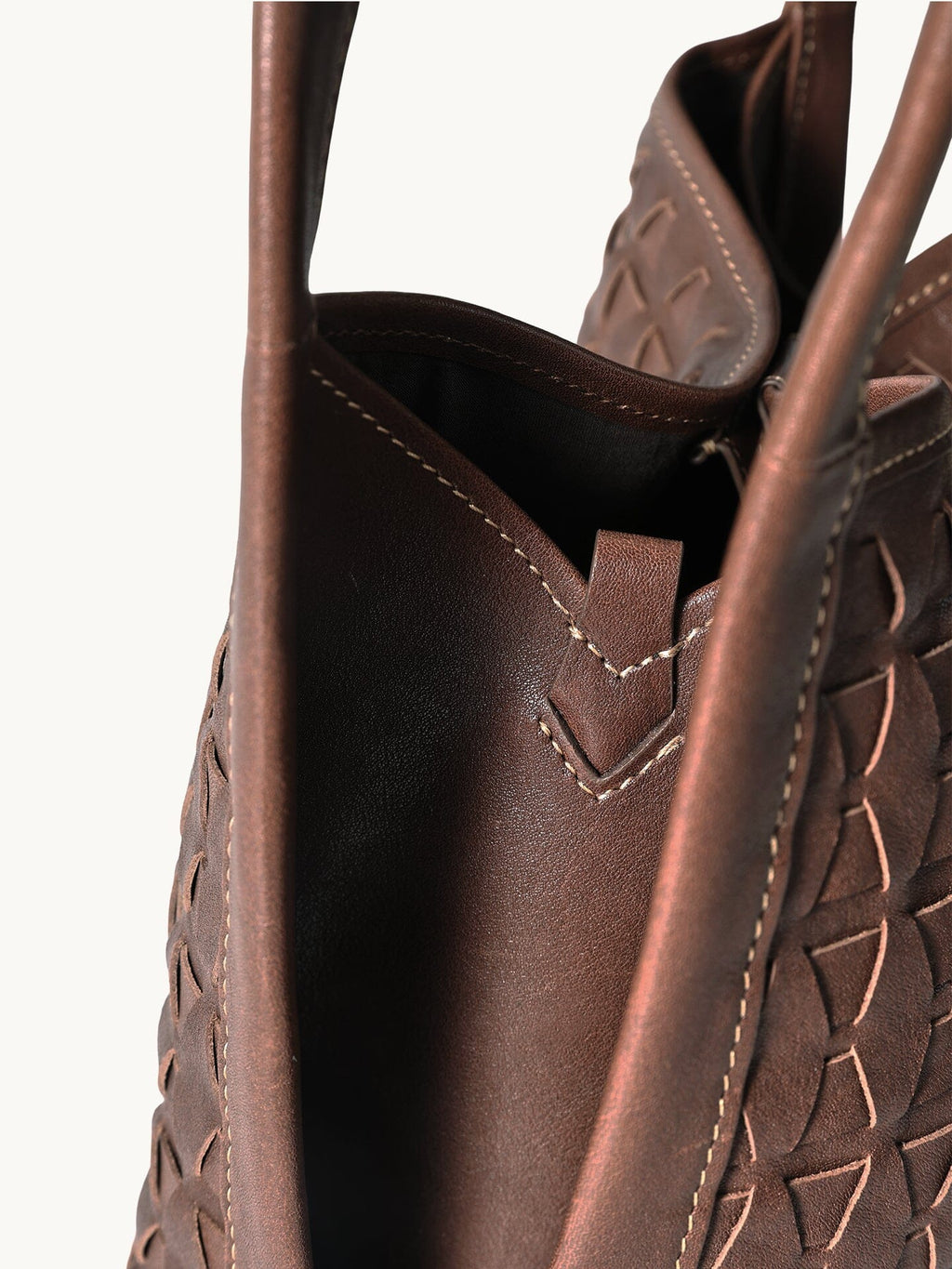 Songmont Lattice Bucket Bag Sandal - handle and interior detail