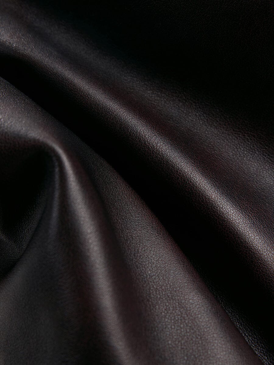 Songmont Medium Gather Bag - Ebony leather texture close-up