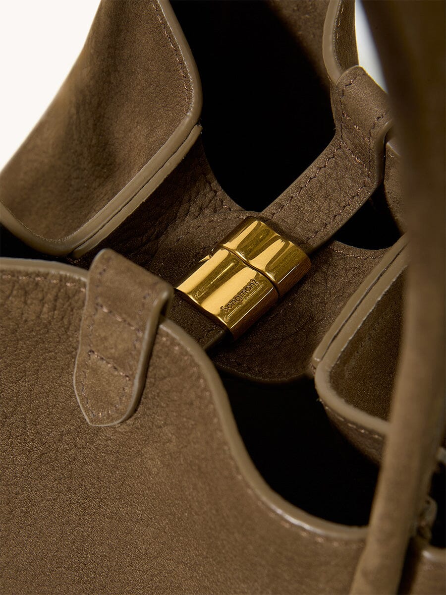 Songmont Medium Song Bag Agarwood clasp detail