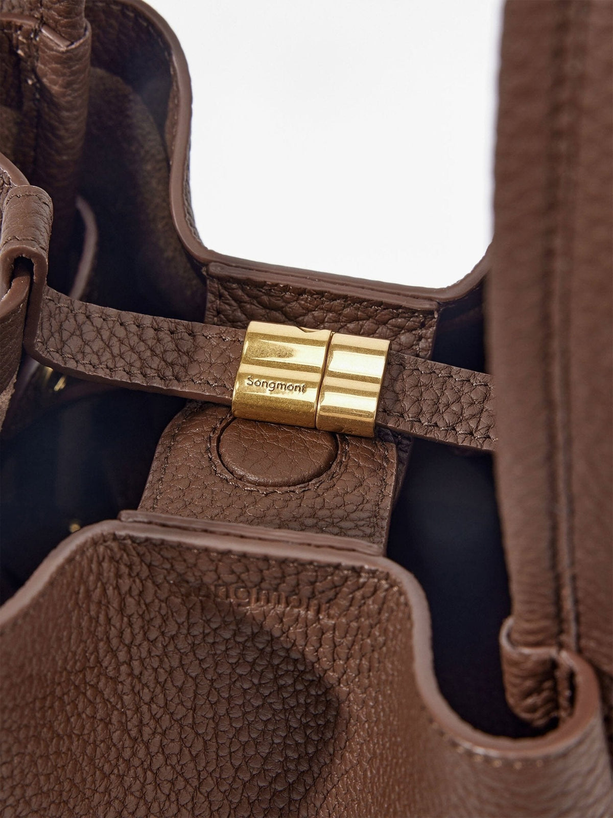 Songmont Medium Song Bag Chocolate clasp detail