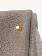 Songmont Medium Song Bag Haze metal foot detail