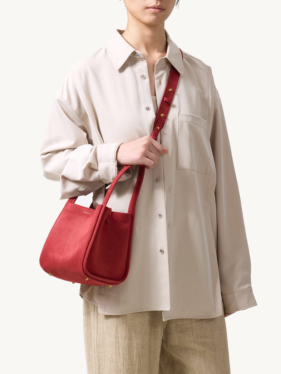 Songmont Medium Song Bag Poppy worn crossbody
