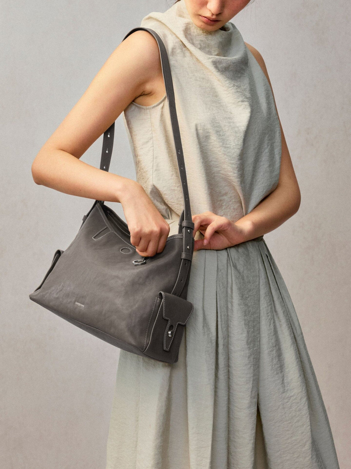 Songmont Medium Yore Hobo Bag Ink Grey detail shot
