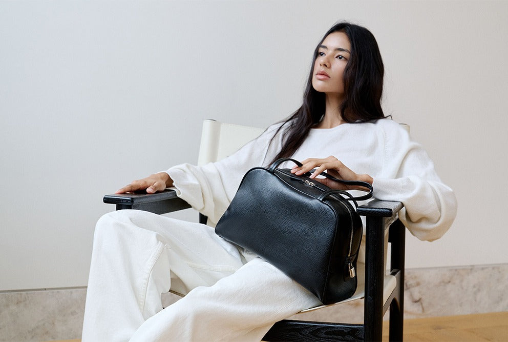 MONOROW Arc Bag - Black styled look 4