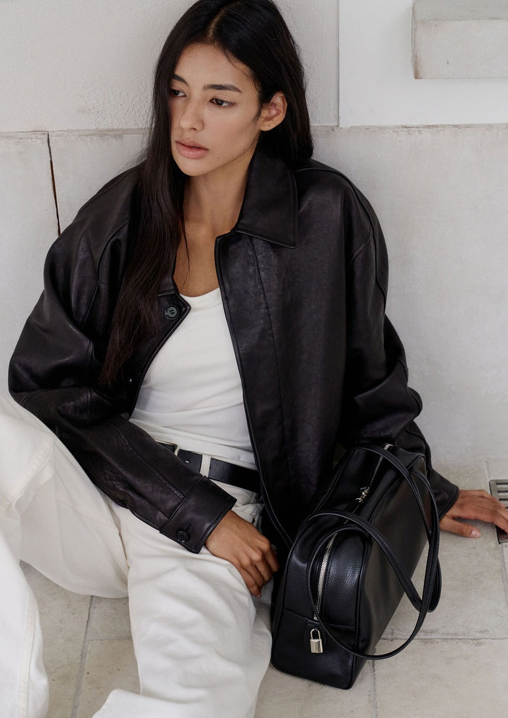MONOROW Arc Bag - Black styled look 9