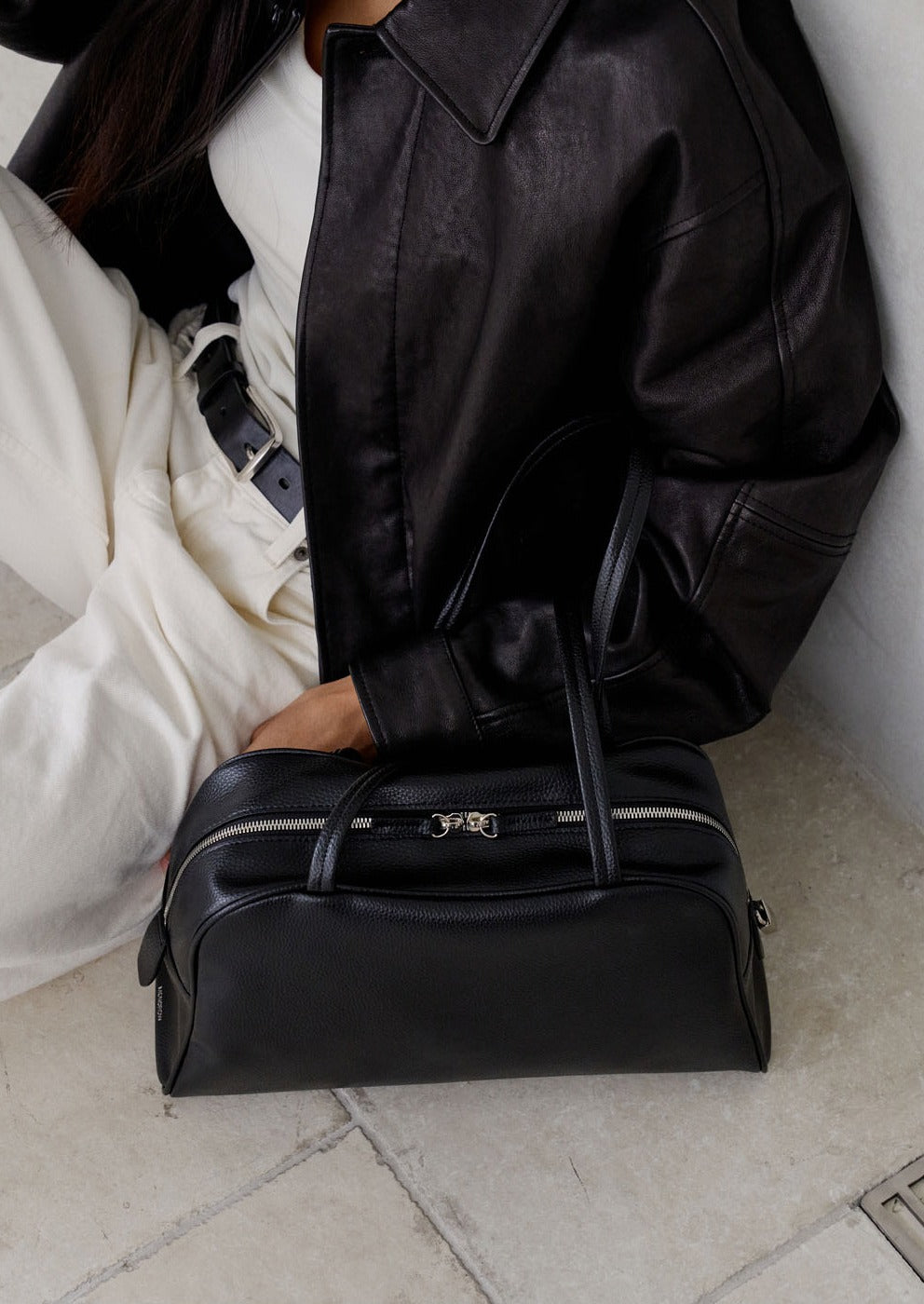 MONOROW Arc Bag - Black styled look 10