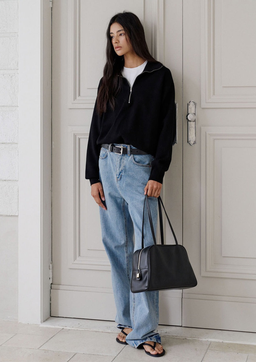 MONOROW Arc Bag - Black styled look 14