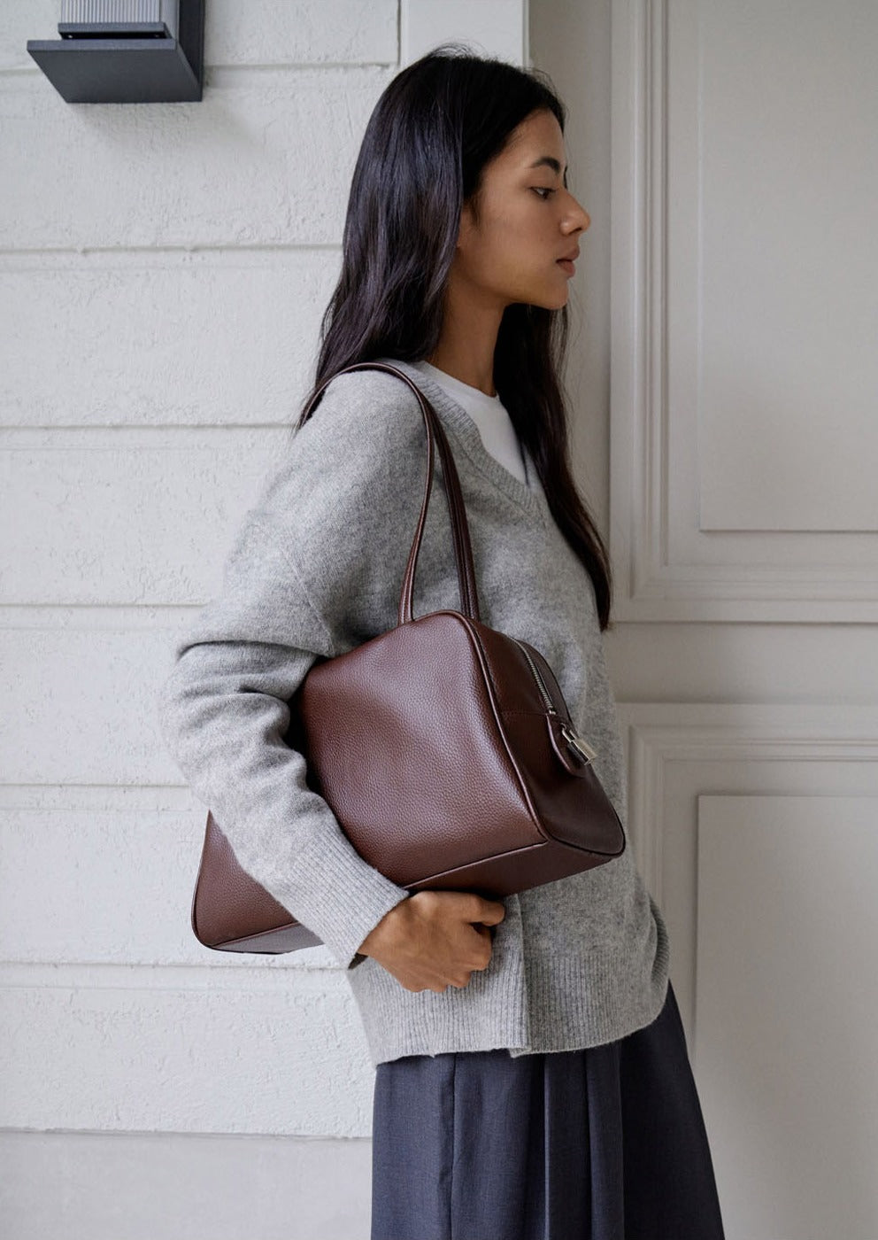 MONOROW Arc Bag - Burgundy styled look 4
