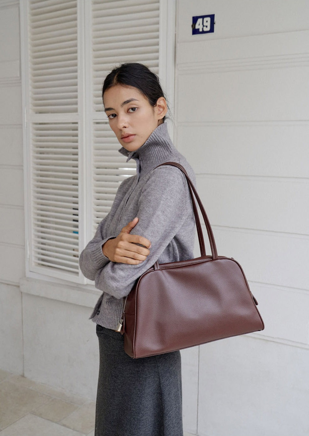 MONOROW Arc Bag - Burgundy styled look 10
